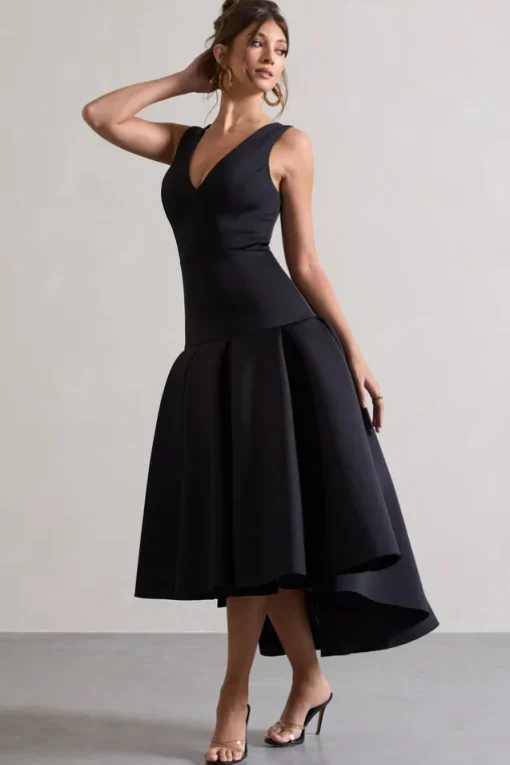 Amoret | Black Plunge-Neck Maxi Dress With Volume Hem