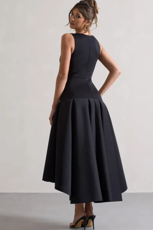 Amoret | Black Plunge-Neck Maxi Dress With Volume Hem