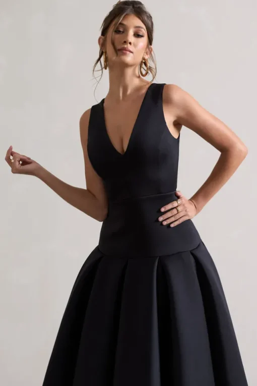 Amoret | Black Plunge-Neck Maxi Dress With Volume Hem