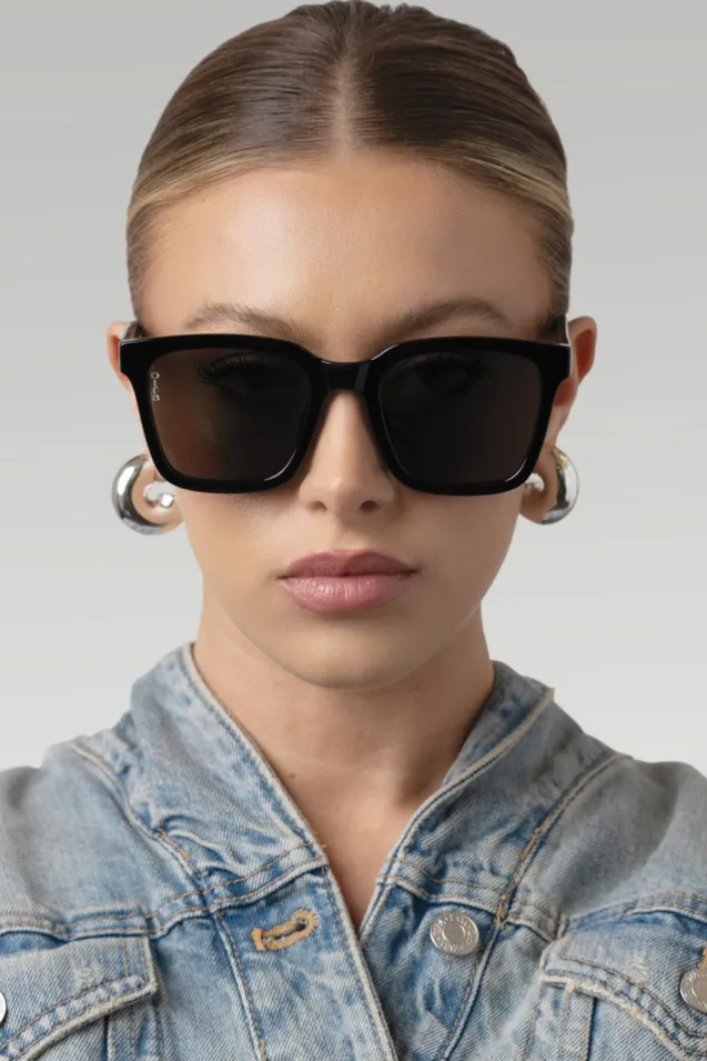 Fyn | Otra Black Oversized Classic Square Sunglasses
